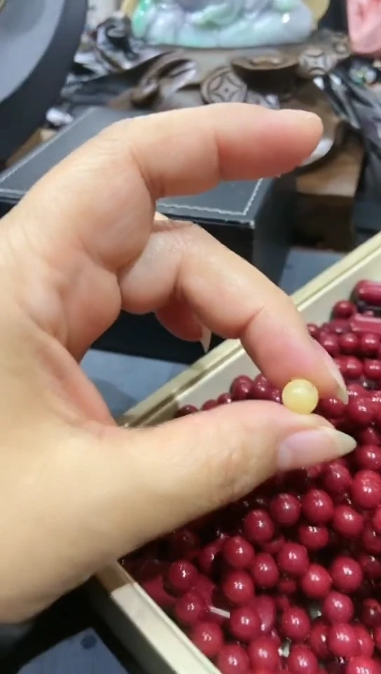 颈饰未镶嵌翡翠手串