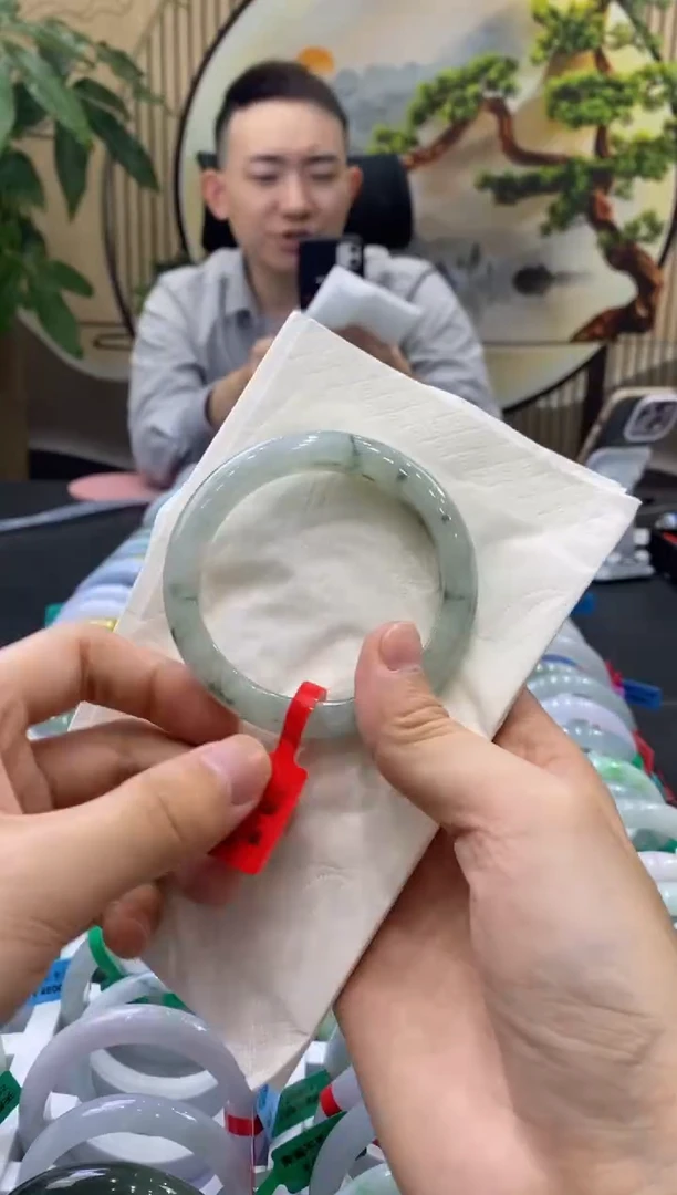 未镶嵌手镯翡翠6327