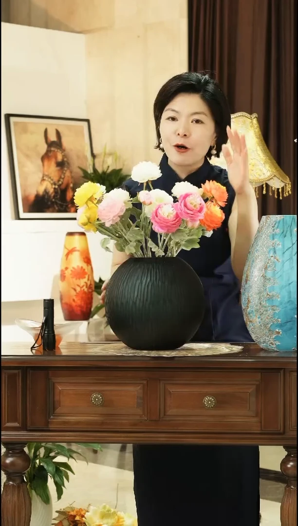 琉璃手工艺品磨刻