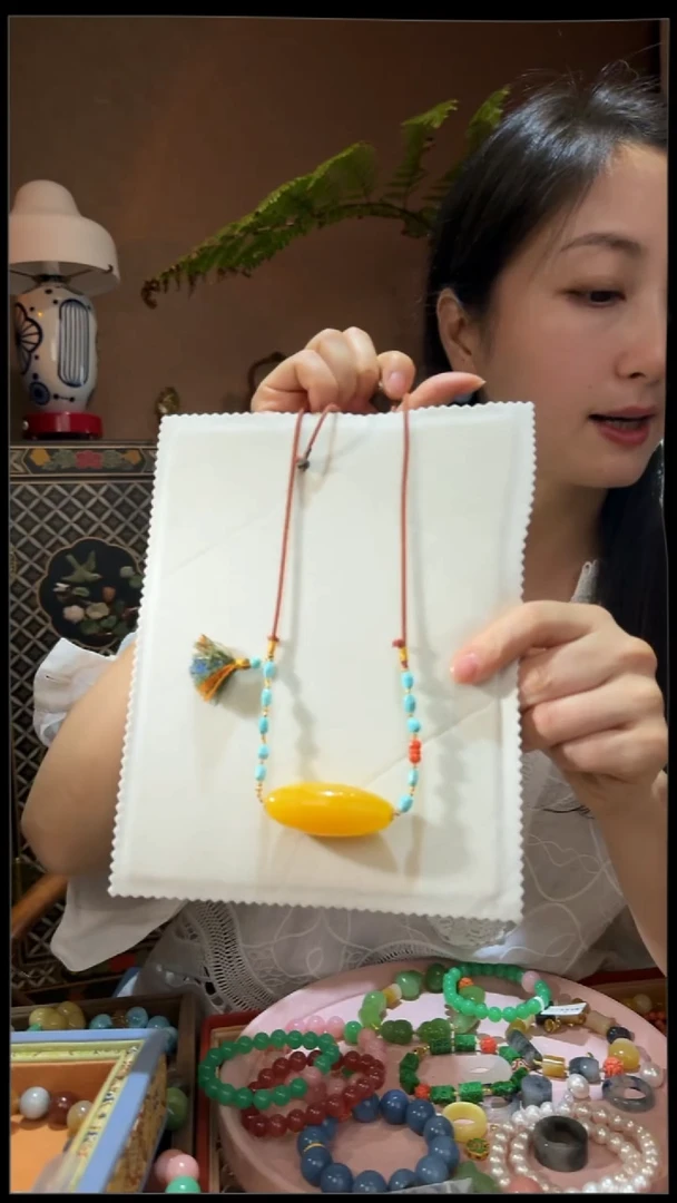 蜜蜡吊坠(不含链)18K金镶嵌天然蜜蜡吊坠