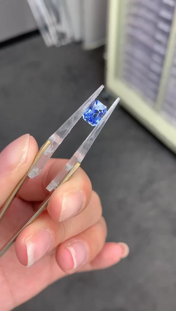 【闪购商品】蓝宝石裸石未镶嵌2ct矢车菊