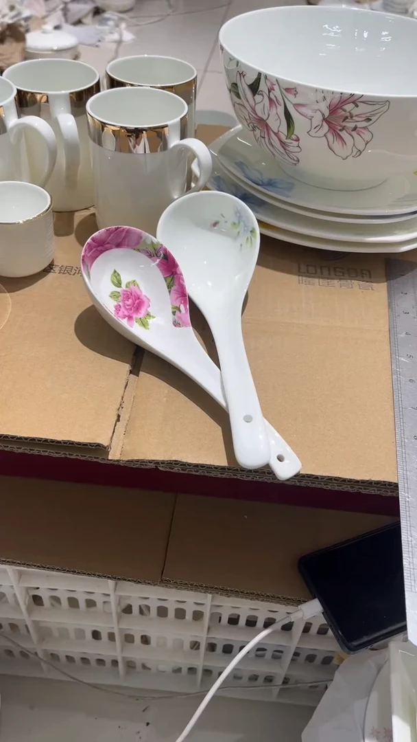瓷大调羹2只隆达骨瓷