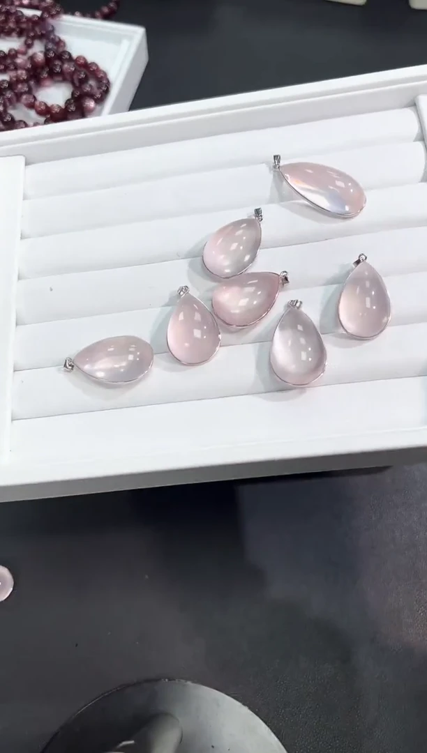 【闪购商品】水晶吊坠(不含链)银S925镶嵌24n多样性发其一/1个