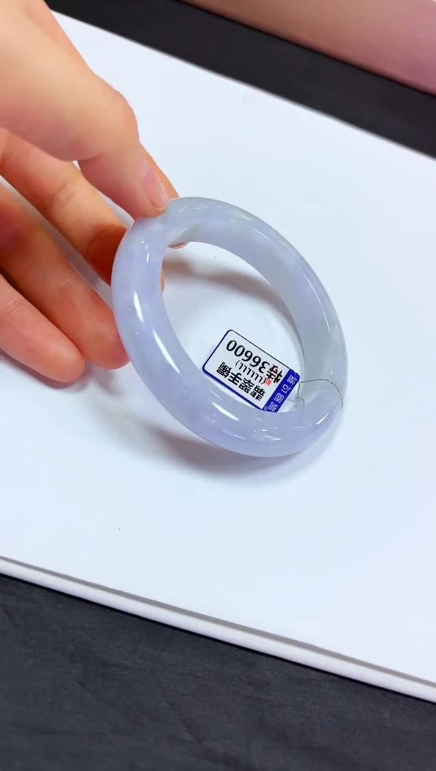 颈饰未镶嵌翡翠手镯56.4