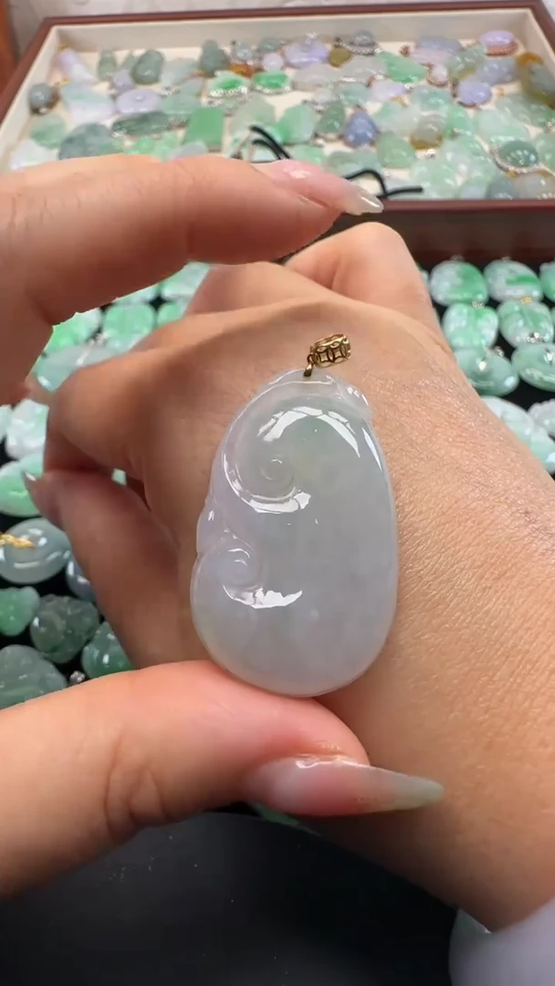 吊坠(不含链)18K金镶嵌翡翠如意