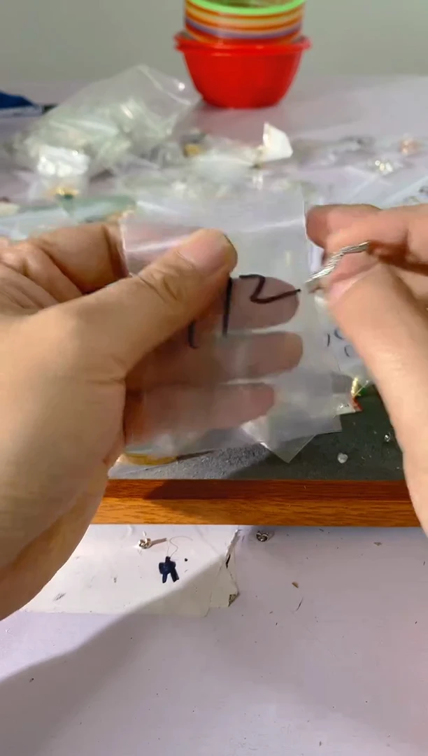 【闪购商品】水晶颈饰银S925镶嵌972红宝，蓝宝，多样性发一件赠链