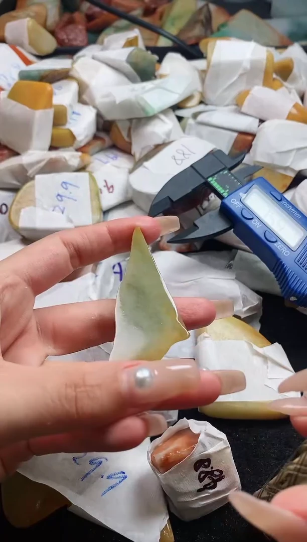 翡翠散珠翡翠挂件裸石