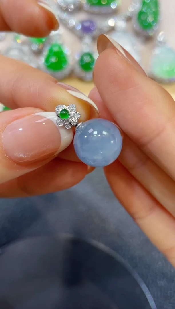 吊坠(不含链)18K金镶嵌翡翠团购1