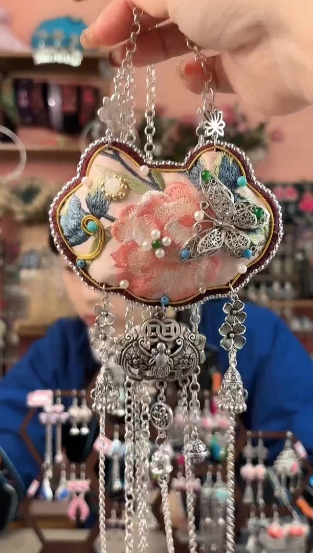 艺枝独绣手工饰品171