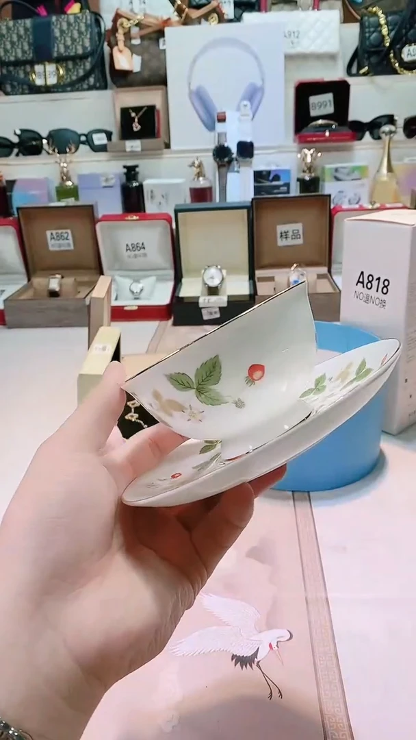 瓷片瓷器 库房到期 全部地板价@@1