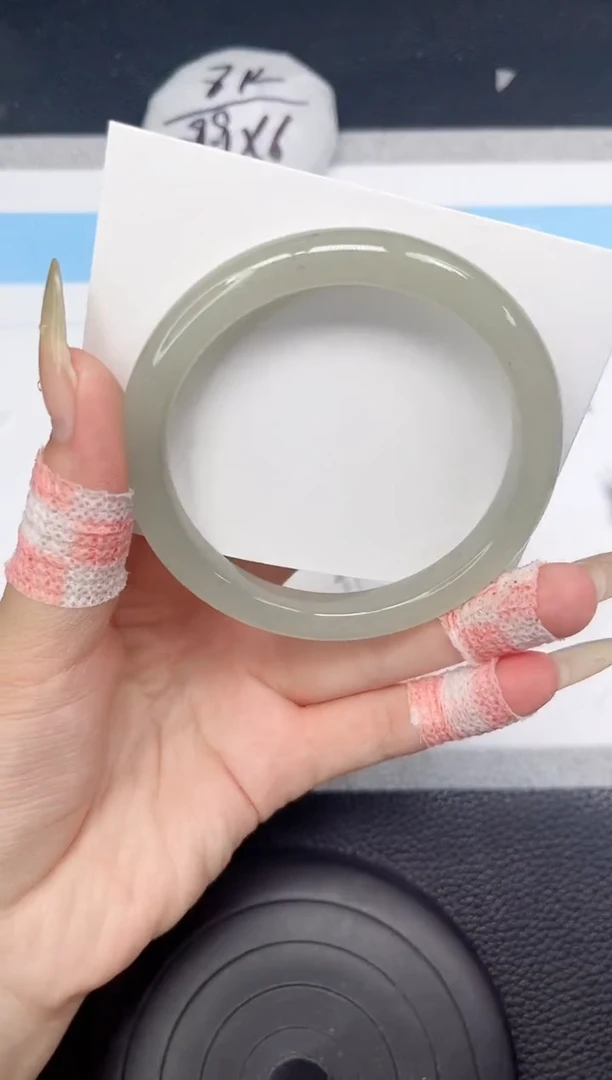 石英质玉手镯未镶嵌189-61