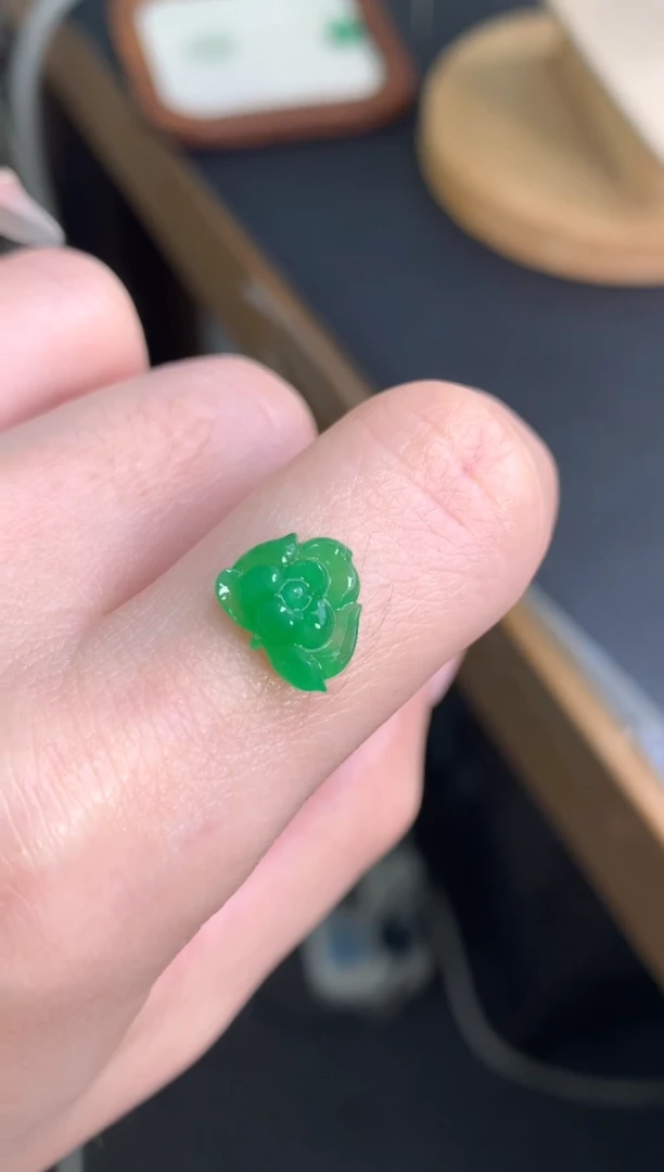 未镶嵌定制翡翠莲花