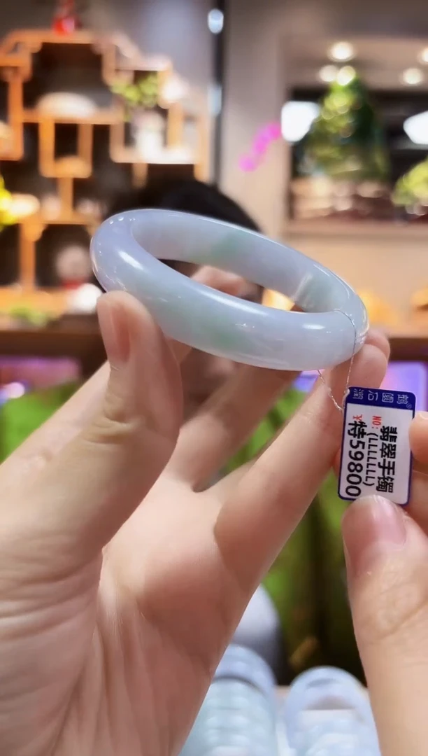 【闪购商品】翡翠颈饰未镶嵌52.8手镯