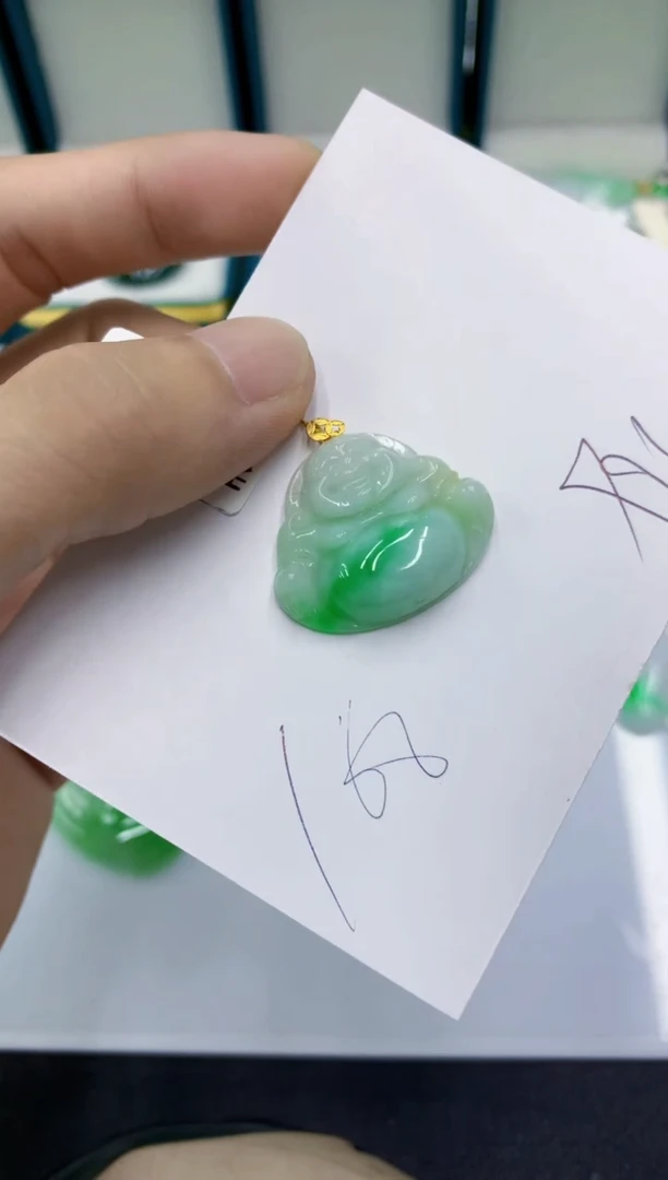 颈饰18K金镶嵌翡翠翡翠