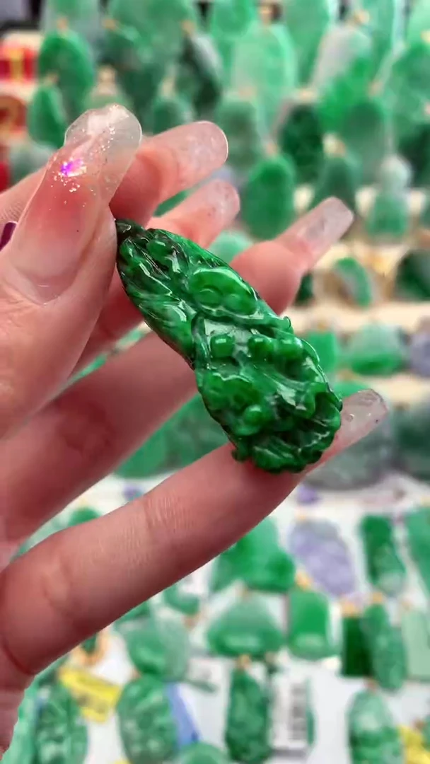 【闪购商品】翡翠颈饰18K金镶嵌挂件