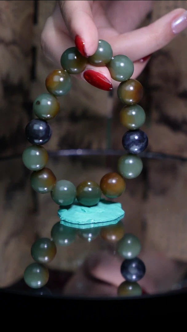 未镶嵌和田玉挂件65g卡14子料青玉楼兰三色手串