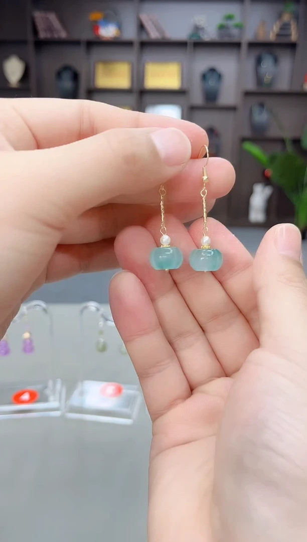 未镶嵌石英质玉（天山翠）耳饰226000