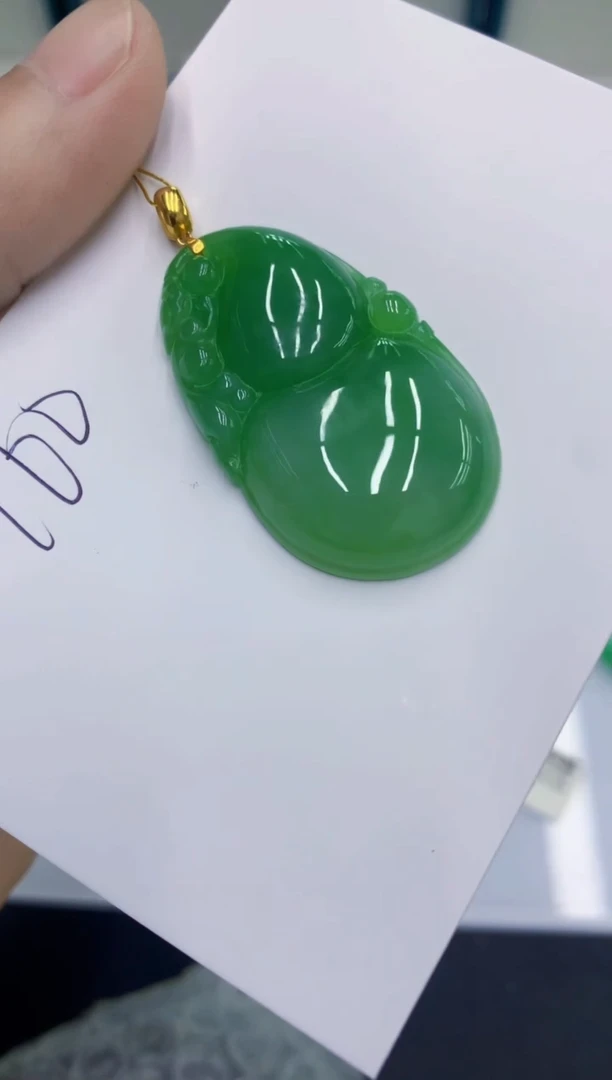 翡翠18K金镶嵌颈饰沐*翡翠