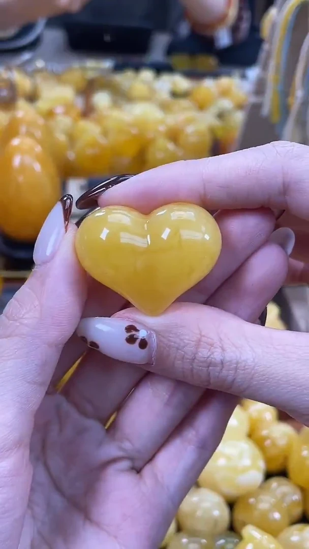 裸石琥珀未镶嵌j19