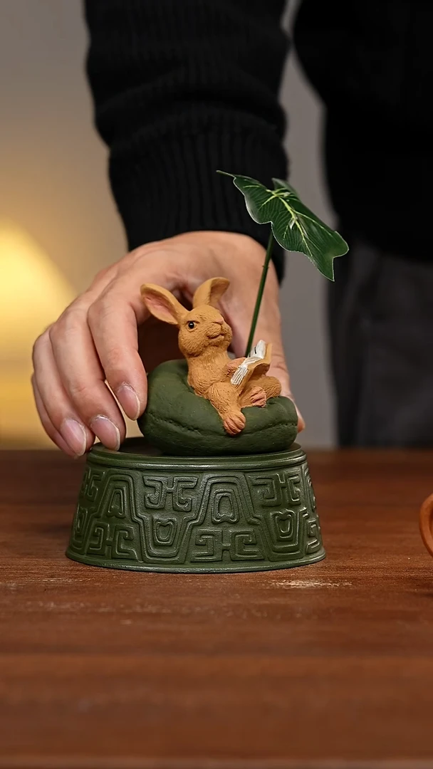 茶壶紫砂看书兔子茶宠