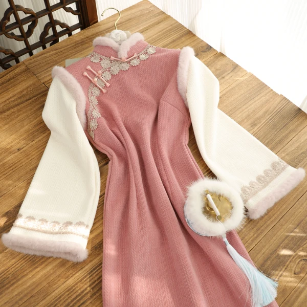 俏娘鱼粉色优雅新中式保暖毛绒领旗袍女2025冬新款淑女改良倒大袖
