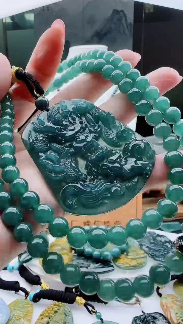 【闪购商品】翡翠颈饰未镶嵌多样性随机一件发货