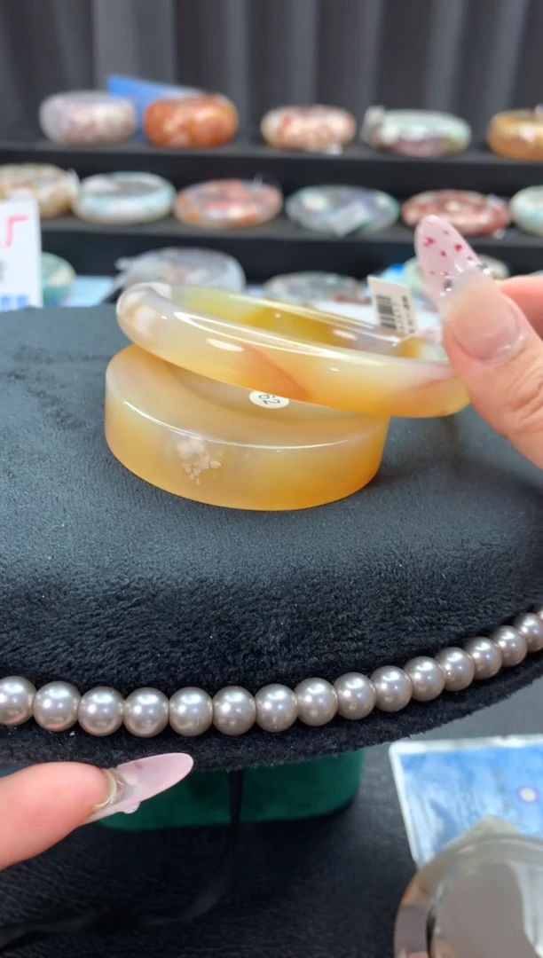 未镶嵌手镯石英质玉（62-63圈口）赠送镯心