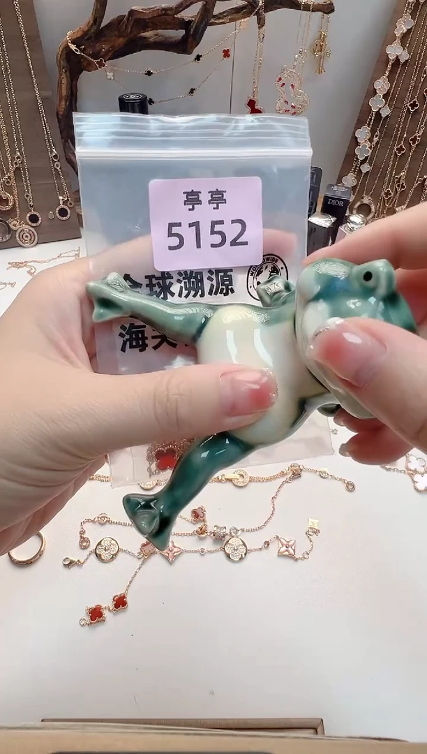 瓷片胖****递彧贤聚宝阁亭亭店