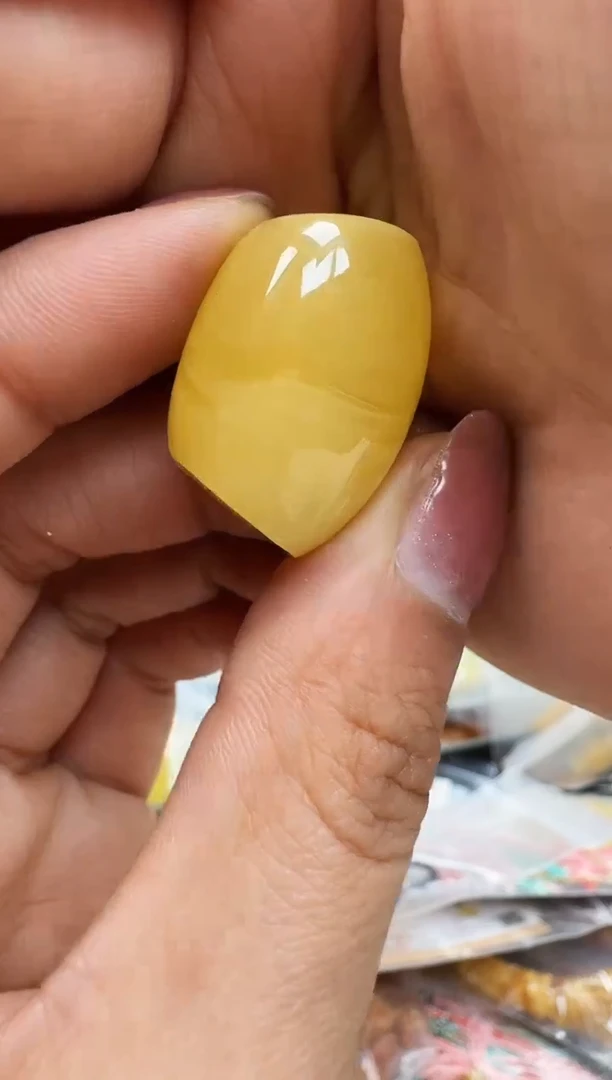 【闪购商品】琥珀裸石未镶嵌珠子