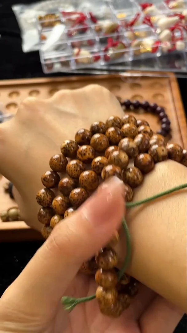 吊坠星月菩提精工级浅珀花皮圆珠9长串