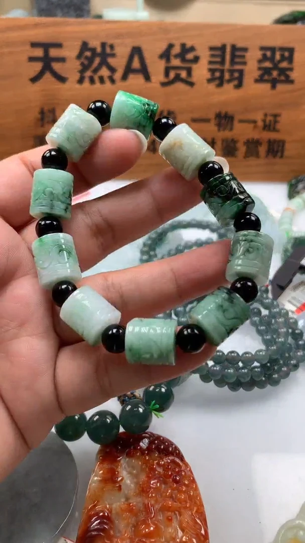 【闪购商品】翡翠颈饰未镶嵌保真天然A货翡翠