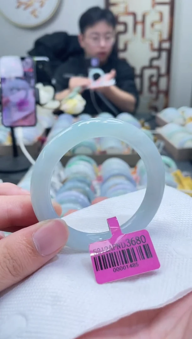 未镶嵌手镯翡翠035-52