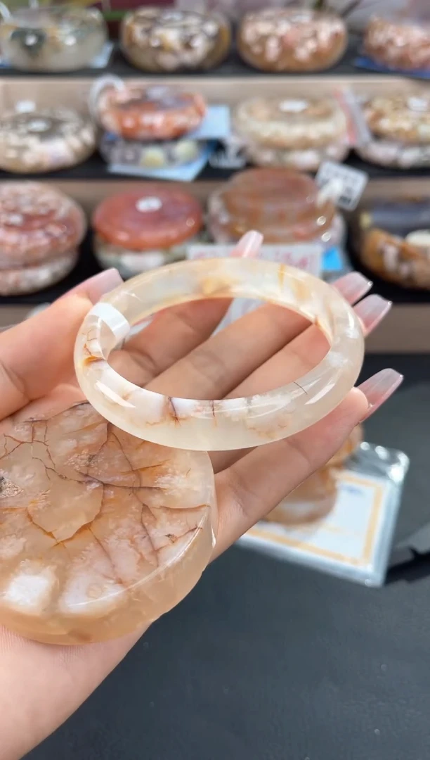 未镶嵌手镯石英质玉59