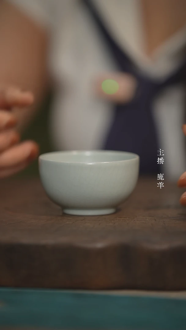 罗汉杯-王国奇月白釉章款-羊