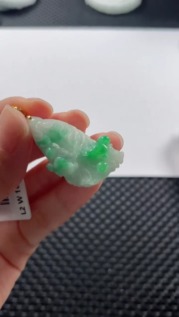 颈饰18K金镶嵌翡翠基地发货H 5272 白菜