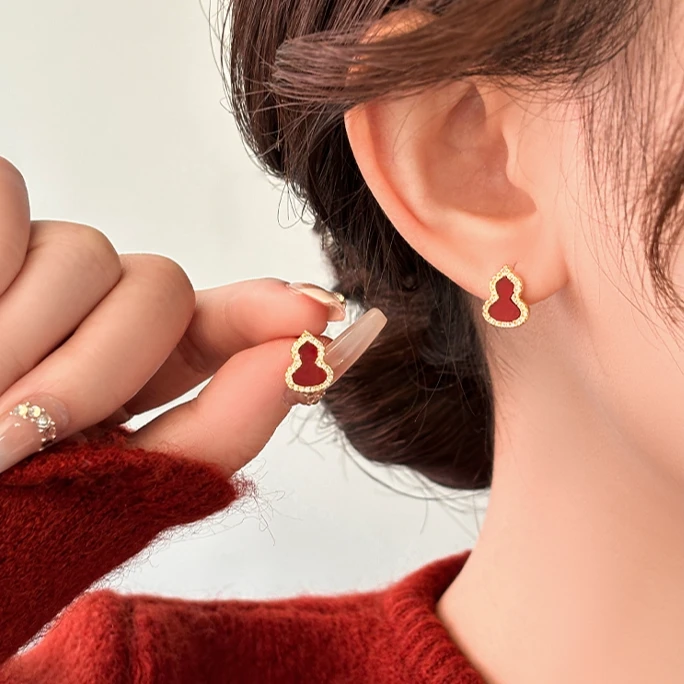 卡柒 铜合金耳饰 安可拉红葫芦耳钉女轻奢气质高级感新年红色耳饰