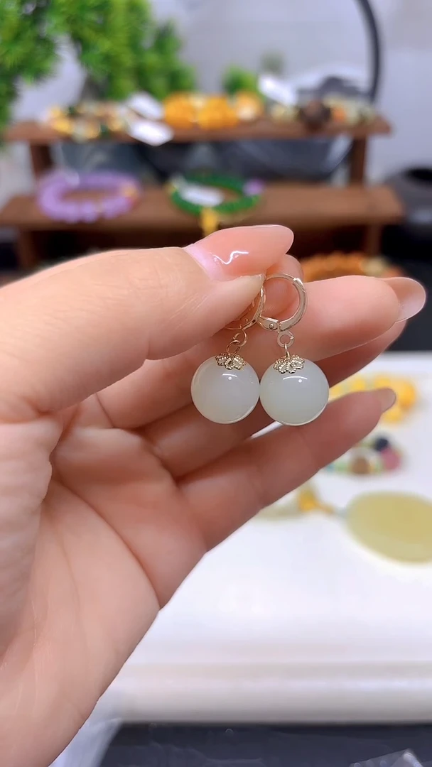 14K金镶嵌和田玉（白玉）耳饰E611