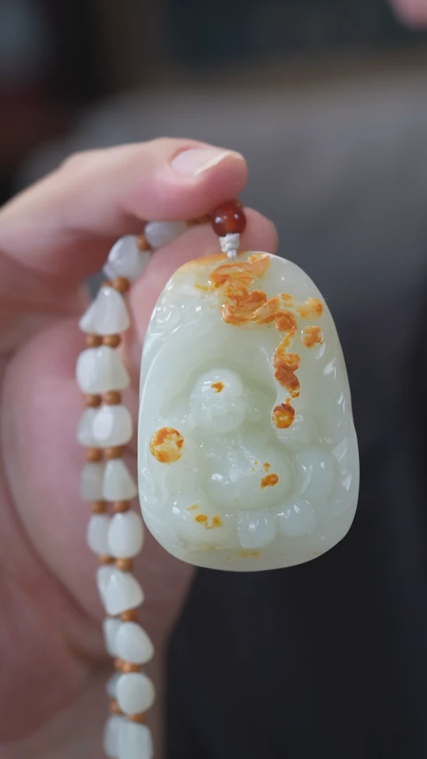 和田玉未镶嵌颈饰佛公