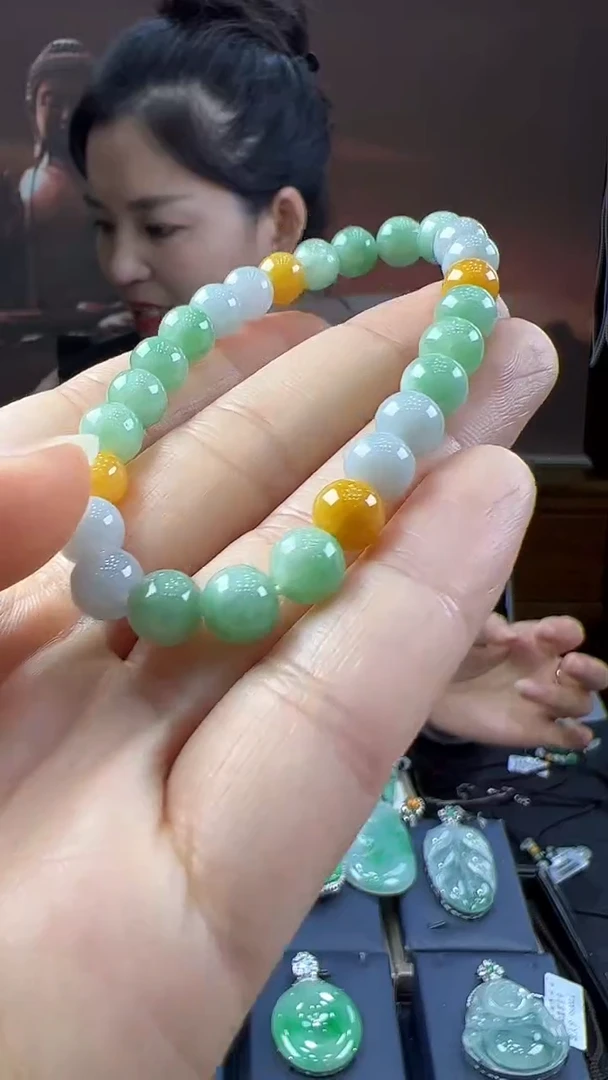 未镶嵌挂件翡翠手串