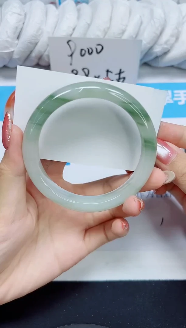 石英质玉手镯未镶嵌125/62.3