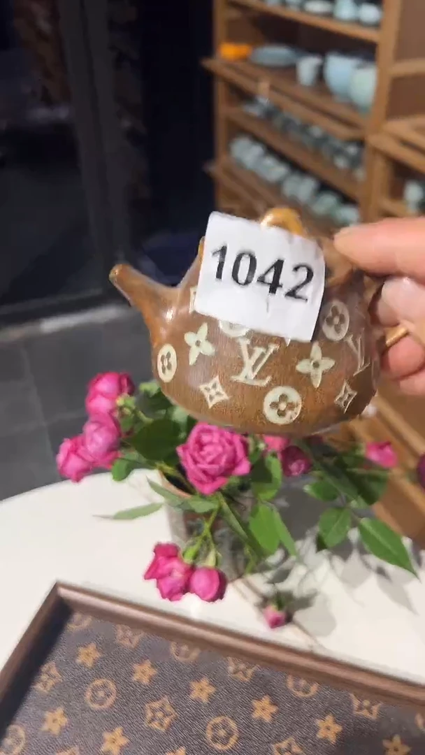 龙泉窑老花石瓢壶微瑕1042