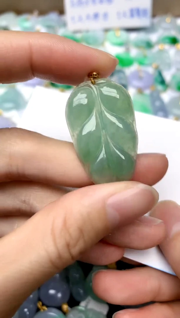 【闪购商品】翡翠颈饰18K金镶嵌114天然A货翡翠