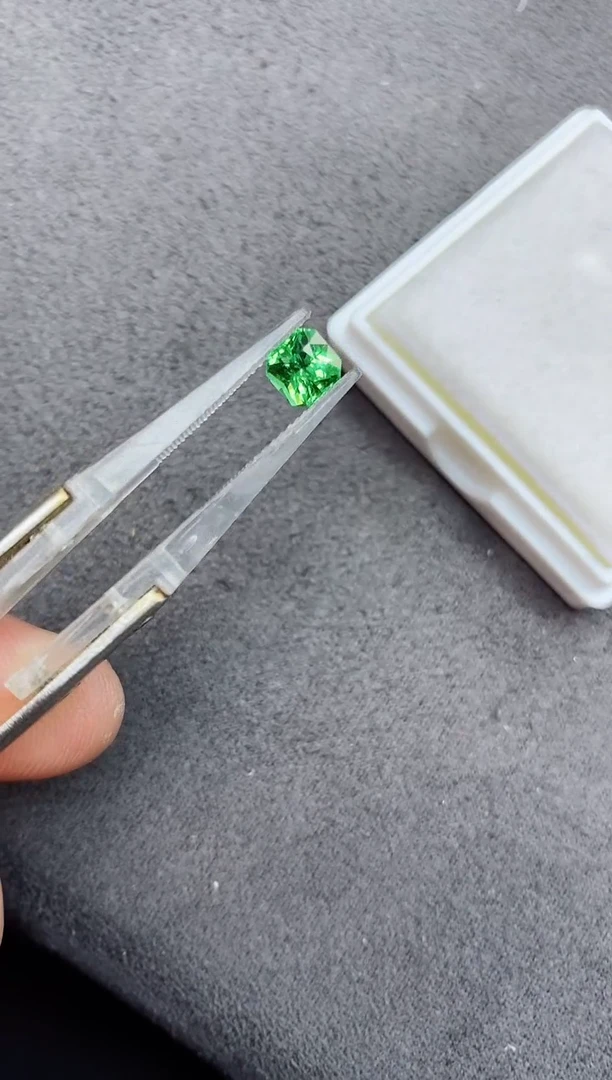 未镶嵌裸石石榴石（沙弗莱）1.03ct