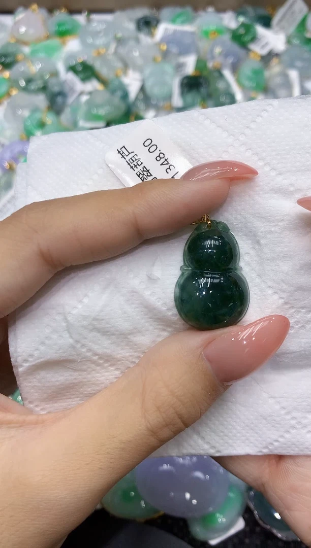 颈饰18K金镶嵌翡翠111111111111
