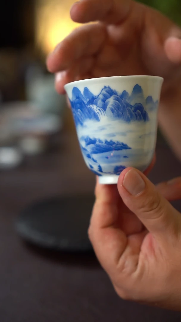 景德镇全手工手绘青花山水高主人杯