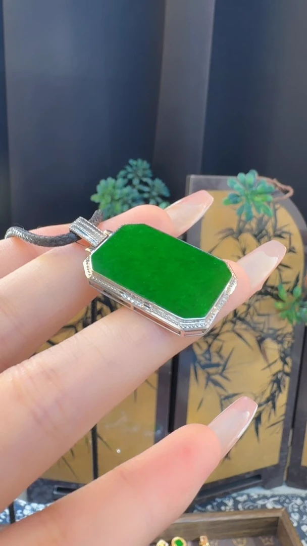 吊坠(不含链)18K金镶嵌翡翠天然缅甸A货翡翠18K吊坠