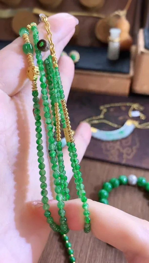 翡翠18K金镶嵌颈饰珠串