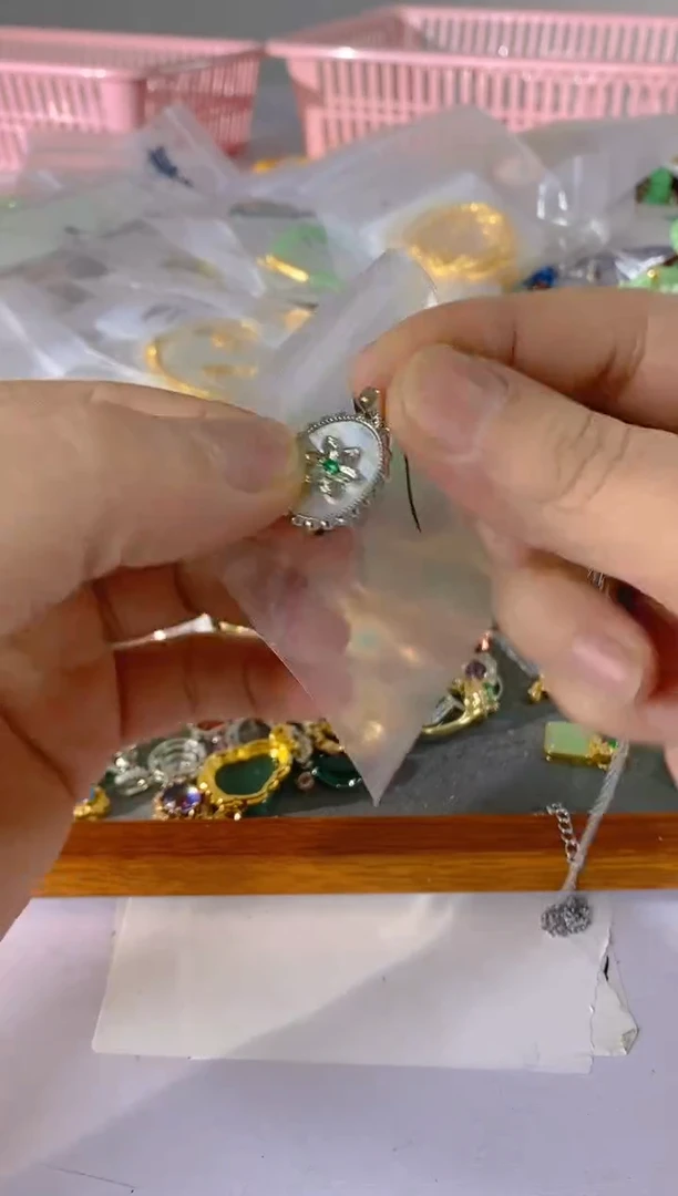 【闪购商品】水晶颈饰银S925镶嵌749红宝，蓝宝，多样性发一件赠链