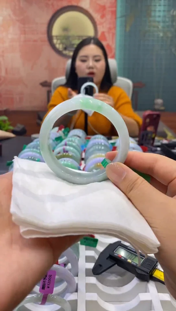 未镶嵌手镯翡翠多人00020275