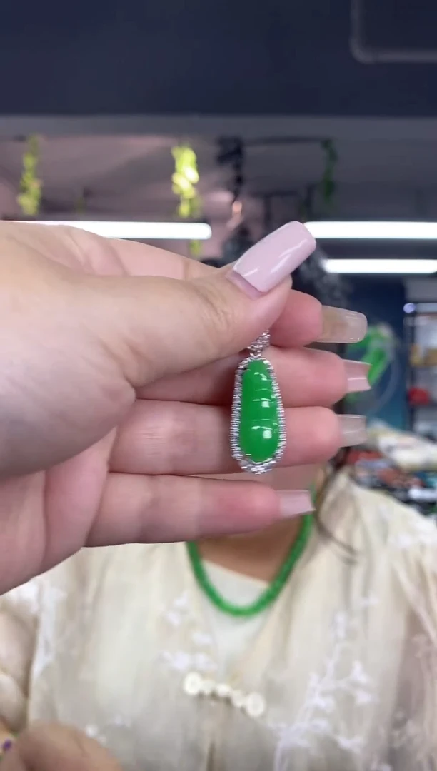 翡翠未镶嵌吊坠(不含链)多样性发其一颜色微差